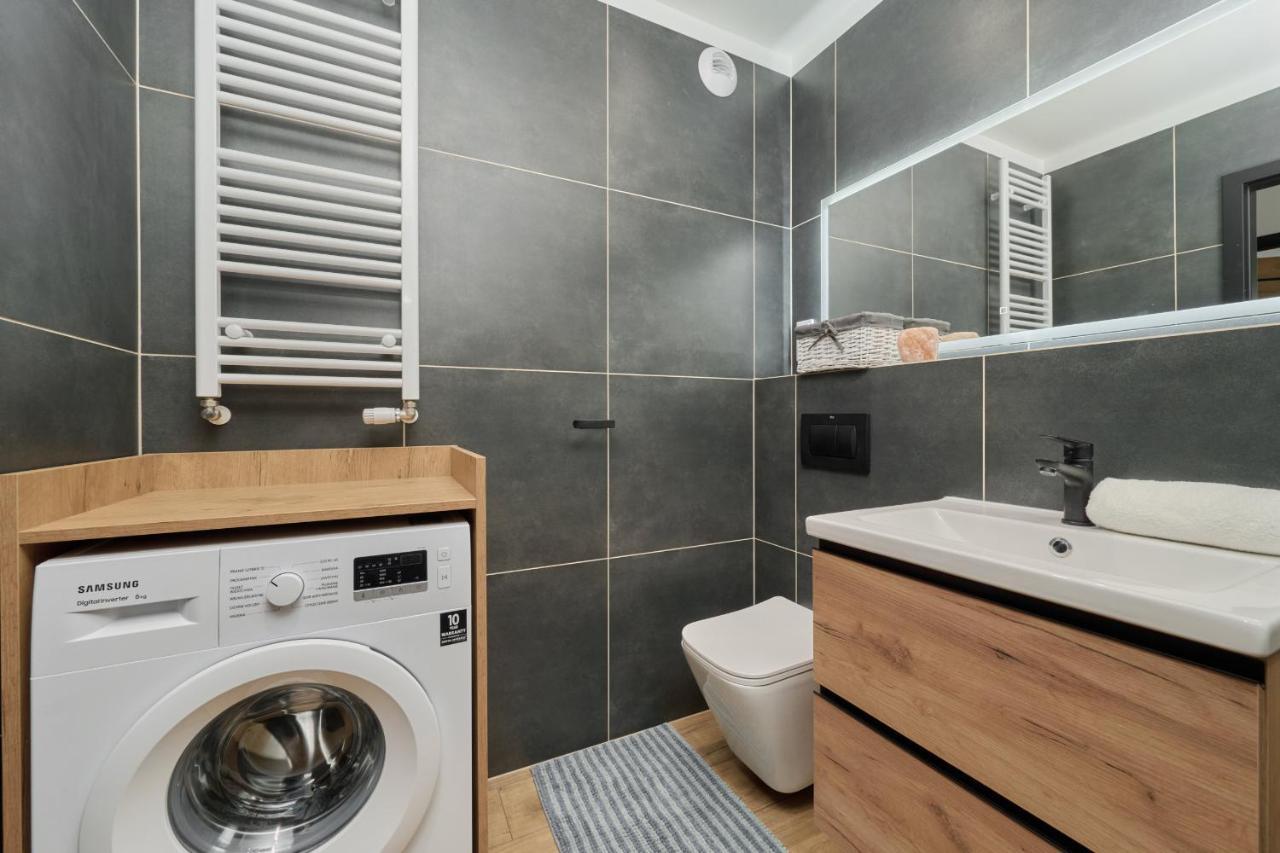Apartment With 2 Bedrooms & Parking Wroclaw By Noclegi Renters Exterior foto
